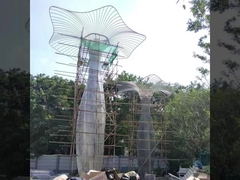 Γλυπτό από ανοξείδωτο χάλυβα