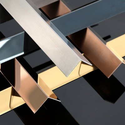 Champaign ορείχαλκου μαύρος ασημένιος αυξήθηκε χρυσό Hairline μέταλλο 0.6mm περιποίηση καναλιών Λ ανοξείδωτου επιστρώματος 0.7mm 0.8mm 1.0mm PVD