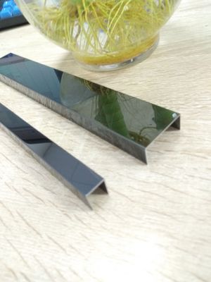 Καλή τιμή 3000mm πάχος Ατσάλι Τρίμ Strips Edge Protector Μαρμάρινο Tile Τρίμ σε απευθείας σύνδεση