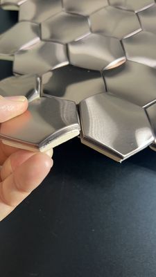 Καλή τιμή Sus 304 Χρωματικό φύλλο από ανοξείδωτο χάλυβα Έξαγωνικό μέγεθος Μέγεθος 0,8mm Προσαρμοσμένο σε απευθείας σύνδεση