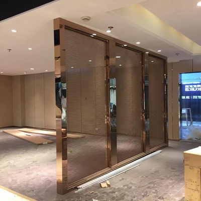 Καλή τιμή Προσαρμοσμένη διακόσμηση ξενοδοχείου και σούπερ μάρκετ Μεταλλική διαχωριστική οθόνη από ανοξείδωτο χάλυβα και διαχωριστικός χώρος σε απευθείας σύνδεση